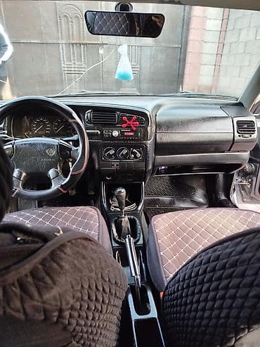 стекло на венто: Volkswagen Vento: 1994 г., 1.8 л, Механика, Бензин, Седан — 6