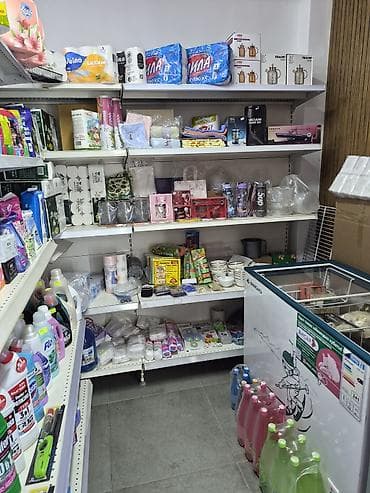 астор: Магазин, В жилом доме, 60 м² Действующий, С оборудованием, С ремонтом, Вода, Канализация, Отопление, Отдельный вход, 1 линия, Кондиционер — 10