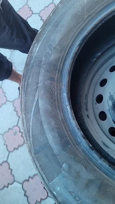 65: Комплект автомобильных шин Bridgestone Turanza T005 размером 215/65 — 1