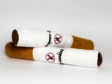 светится и играет музыка: Мягкая игрушка в форме сигареты с вышитым знаком, запрещающим курение — 3