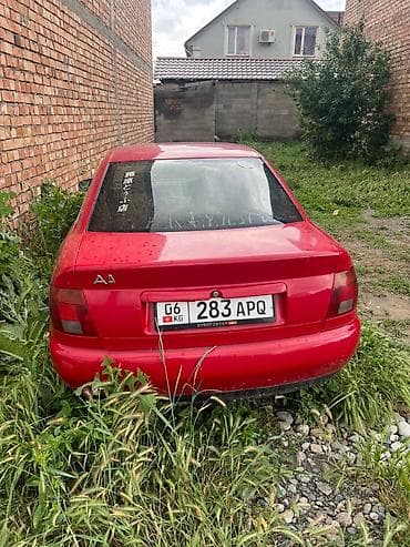 Audi A4: 1994 г.