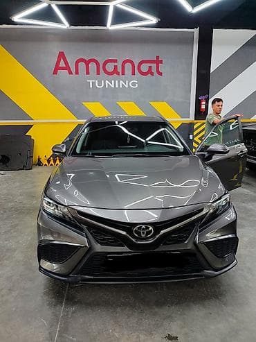 Транспорт: Toyota Camry: 2021 г., 2.5 л, Автомат, Бензин — 3