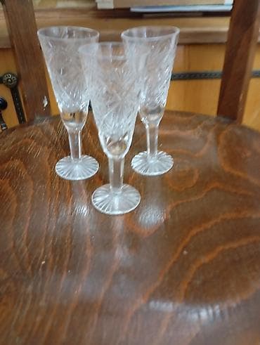 Набор из 3 хрустальных рюмок на ножке. - Материал: прозрачный — 1