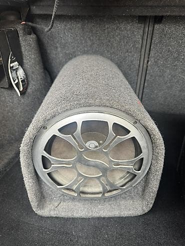 jbl charge: Сабвуфер в корпусе-«бочке» для автомобиля - Форм-фактор — 3