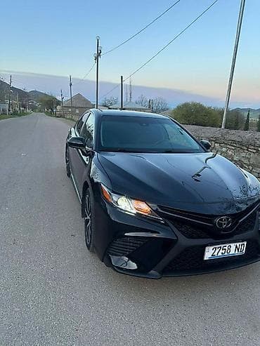 Toyota Camry: 2020 г., Седан