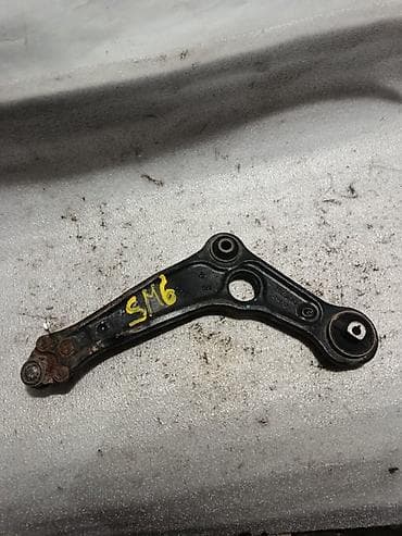 renault megane: Передний левый рычаг Renault 2018 г., Оригинал — 2