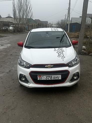 Chevrolet Spark: 2016 г., 1 л, Автомат, Бензин, Хэтчбэк
