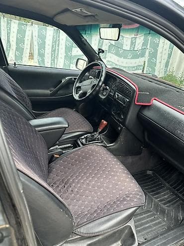Продажа авто: Volkswagen Passat: 1995 г., 1.8 л, Механика, Бензин, Седан — 2