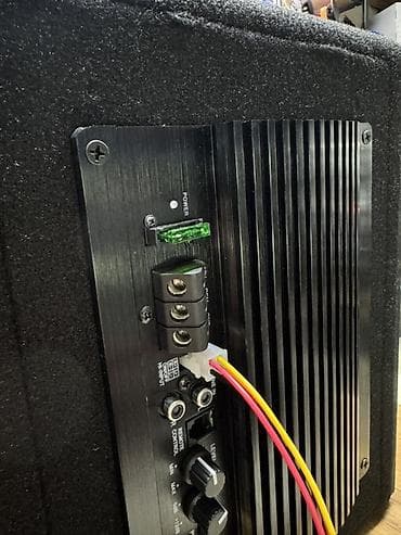 Магнитолы: Сабвуфер в корпусе ES-QLON B-30 - Формат: активный сабвуфер в — 6