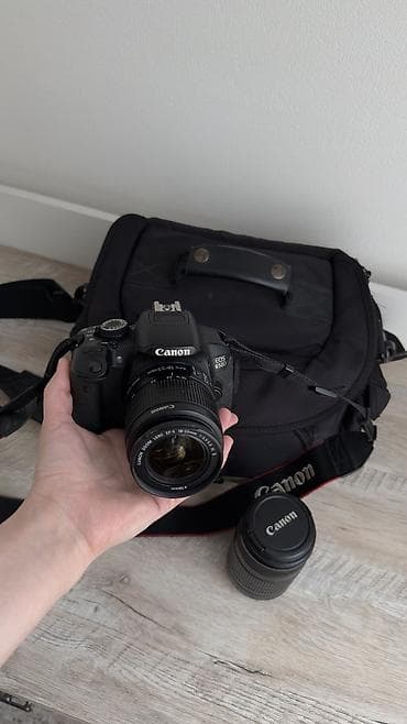 Продается фотоаппарат Canon EOS 650D в хорошем состоянии! В