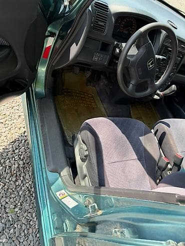 1 nz: Honda Stream: 2002 г., Механика, Универсал — 2