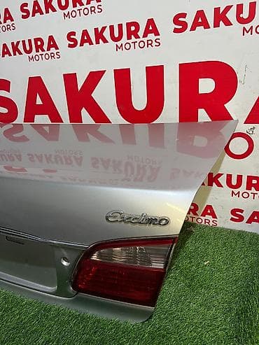 глория цедрик: Крышка багажника Nissan, Б/у, Оригинал — 3