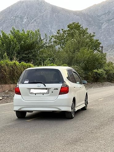 задняя крышка: Honda Fit: 2002 г., 1.3 л, Вариатор, Бензин, Хэтчбэк — 4