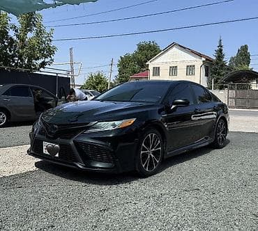 Toyota Camry: 2018 г., 2.5 л, Гибрид, Седан at lalafo.kg Toyota Camry: 2018 г., 2.5 л, Гибрид, Седан