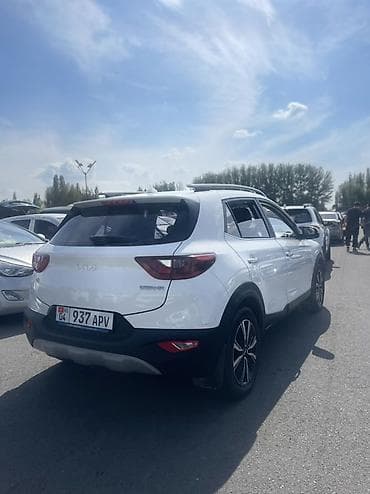 e60 m5: Kia Stonic: 2021 г., 1.4 л, Бензин, Кроссовер — 4