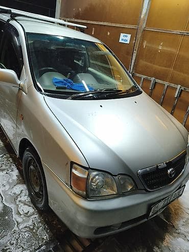 Toyota Gaia: 2002 г., 2 л, Автомат, Бензин, Минивэн — 5