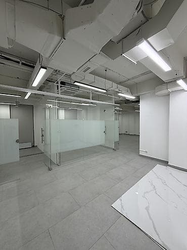 солнечный квартал: Аренда офисов, 105 м², В бизнес центре, 1 линия, С отдельным сан узлом, С системой безопасности — 7