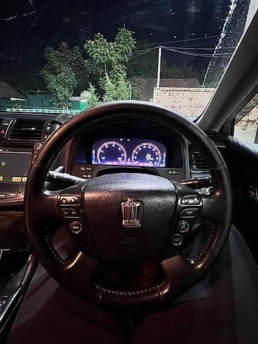 сапог крыло: Toyota Crown: 2008 г., Гибрид, Седан — 5
