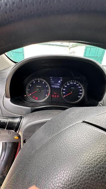 молдинг 210: Hyundai Accent: 2013 г., Механика, Бензин, Седан — 3