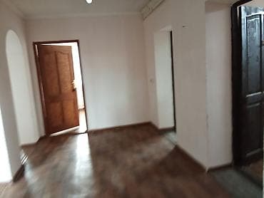 ищу квартиру или дом: Жилое помещение в отдельно стоящем строении с закрытым двором. - — 7