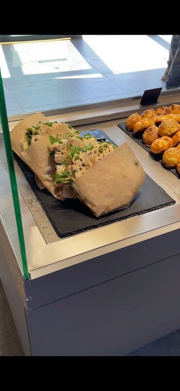 для кондитеров: Кондитерская витрина Встраиваемая кондитерская витрина. Выполнена в — 5