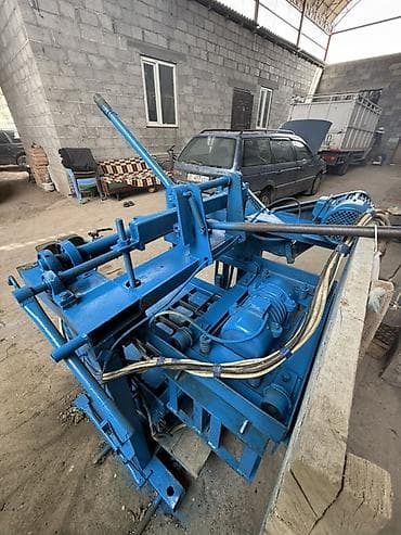 бу бетономешалка: Вибропресс для производства стеновых блоков + планетарный смеситель — 1