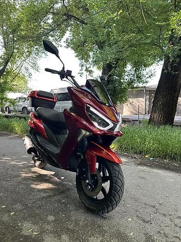 motor cycle: Макси-скутер 150 куб. см, Бензин, Б/у — 2