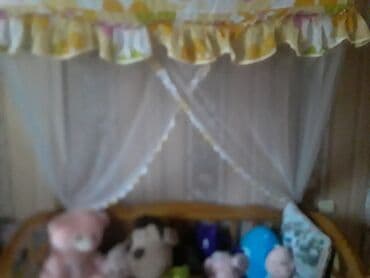 деревянную детскую кровать: Детская деревянная кроватка с балдахином — 2