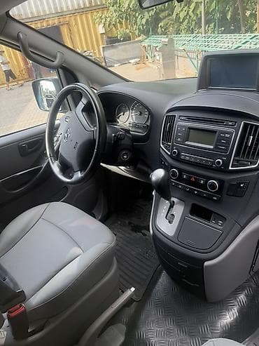 Hyundai H-1: 2019 г., 2.5 л, Автомат, Дизель, Минивэн — 3