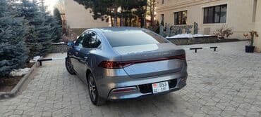 электронные мотоцикл: BYD Qin: 2021 г., Вариатор, Гибрид, Седан — 12