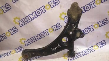Передний правый рычаг Toyota