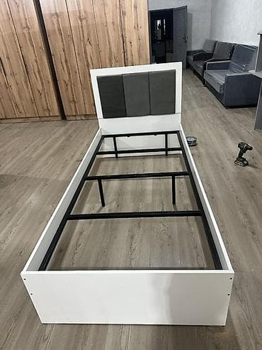 Керебеттер: Бир кишилик керебет, Жаңы, Жумшак башы менен, узуну - 200 см — 2