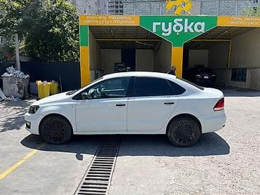 Volkswagen Polo: 2016 г., 1.6 л, Механика, Бензин, Седан