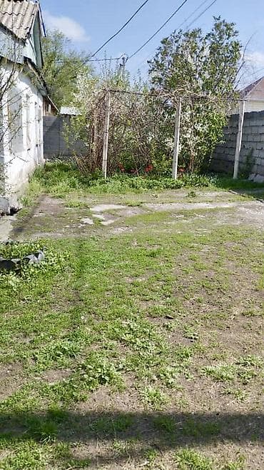 купить танхаус: Срочно! 13 соток с.Кунтуу Продается участок с домом центр, вторая — 5