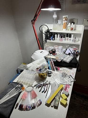 Набор для маникюра и нейл-дизайна с оборудованием и расходными