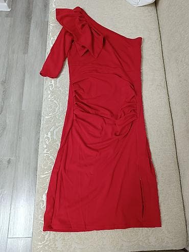 s: Продаю новое платье. Размер S( большимерит) — 2