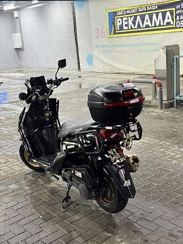 каска для мопеда: Скутер/мопед городского типа, тюнингованный для повседневной езды и — 3