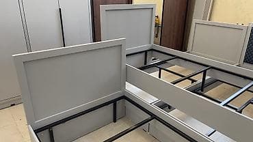 Кровати: Односпальная кровать 190*90см с фабричным матрасом “Эсал”. Основание — 10