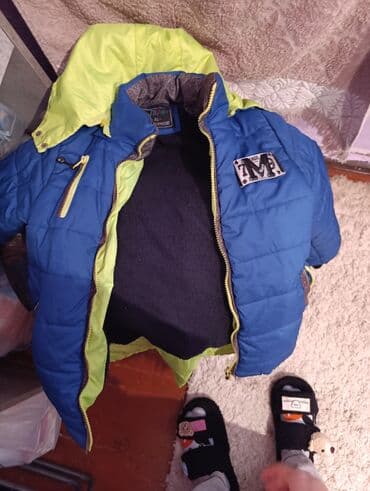 меняю с моей доплатой: Отдам 2 больших пакета с детской обувью и вещами для девочки до 11 — 3