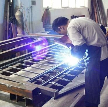 вахтовые работы: Талап кылынат Өндүрүшкө кара жумушчу, Төлөм Бир айда эки жолу, Тажрыйбасы бир жылдан аз — 1