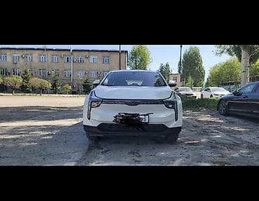 Электромобиль кроссовер (белый цвет), 5 дверей, 5 мест. Кузов и