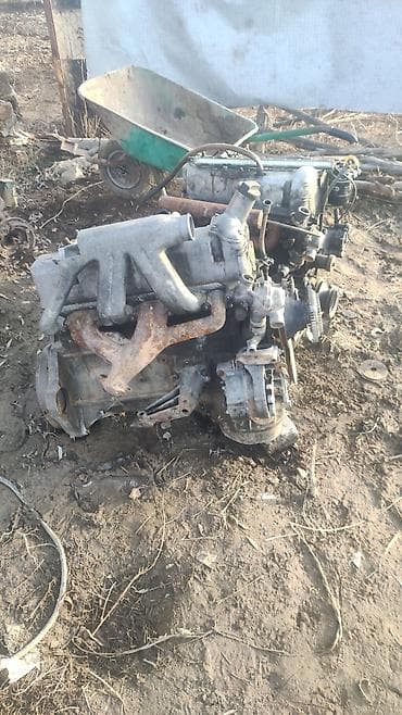 Двигатель внутреннего сгорания (рядный 4‑цилиндровый) с навесным