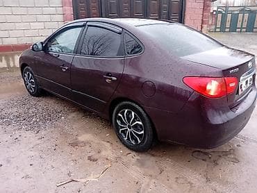 Hyundai: Hyundai Elantra: 2010 г., Седан — 4