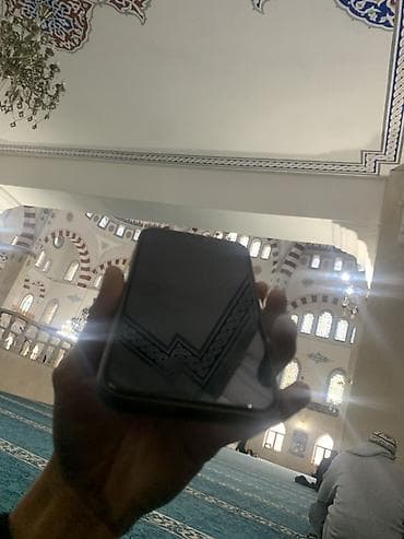 poco f2: IPhone Xr, Б/у, 64 ГБ, Черный, Чехол, 84 % — 4