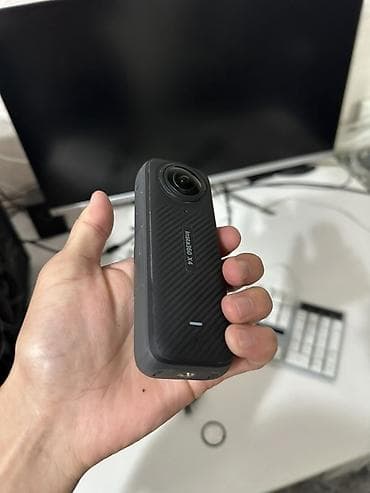 Insta360 ONE X — компактная 360° экшн‑камера - Две — 1