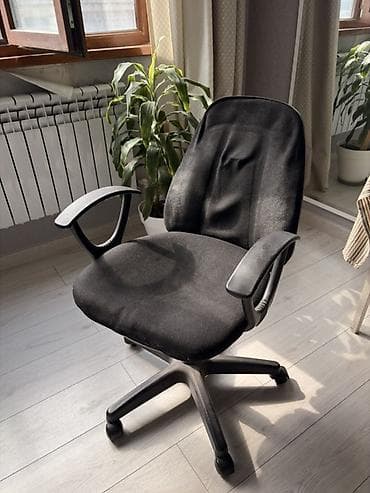 Офис креслолору: Офис креслолор, Колдонулган, Дөңгөлөктүү, түсү - Кара, Өзү алып кетүү, Акылуу жеткирүү — 1