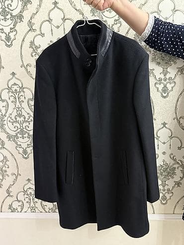 Мужское демисезонное пальто тёмно-синего цвета с воротником-стойкой. - at lalafo.kg Мужское демисезонное пальто тёмно-синего цвета с воротником-стойкой. -