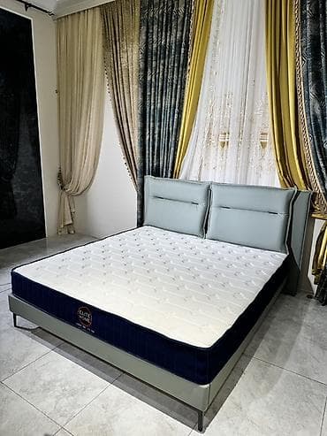 ножки для кровати: Двуспальная кровать с мягким высокими подушками-спинкой - Современный — 4