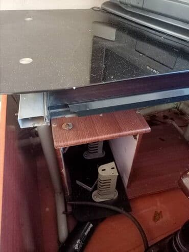 кафельная резка: Компьютерный стол, Б/у, С полками — 3