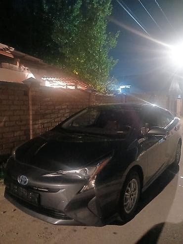 Toyota Prius: 2018 г., 1.8 л, Вариатор, Гибрид, Хэтчбэк